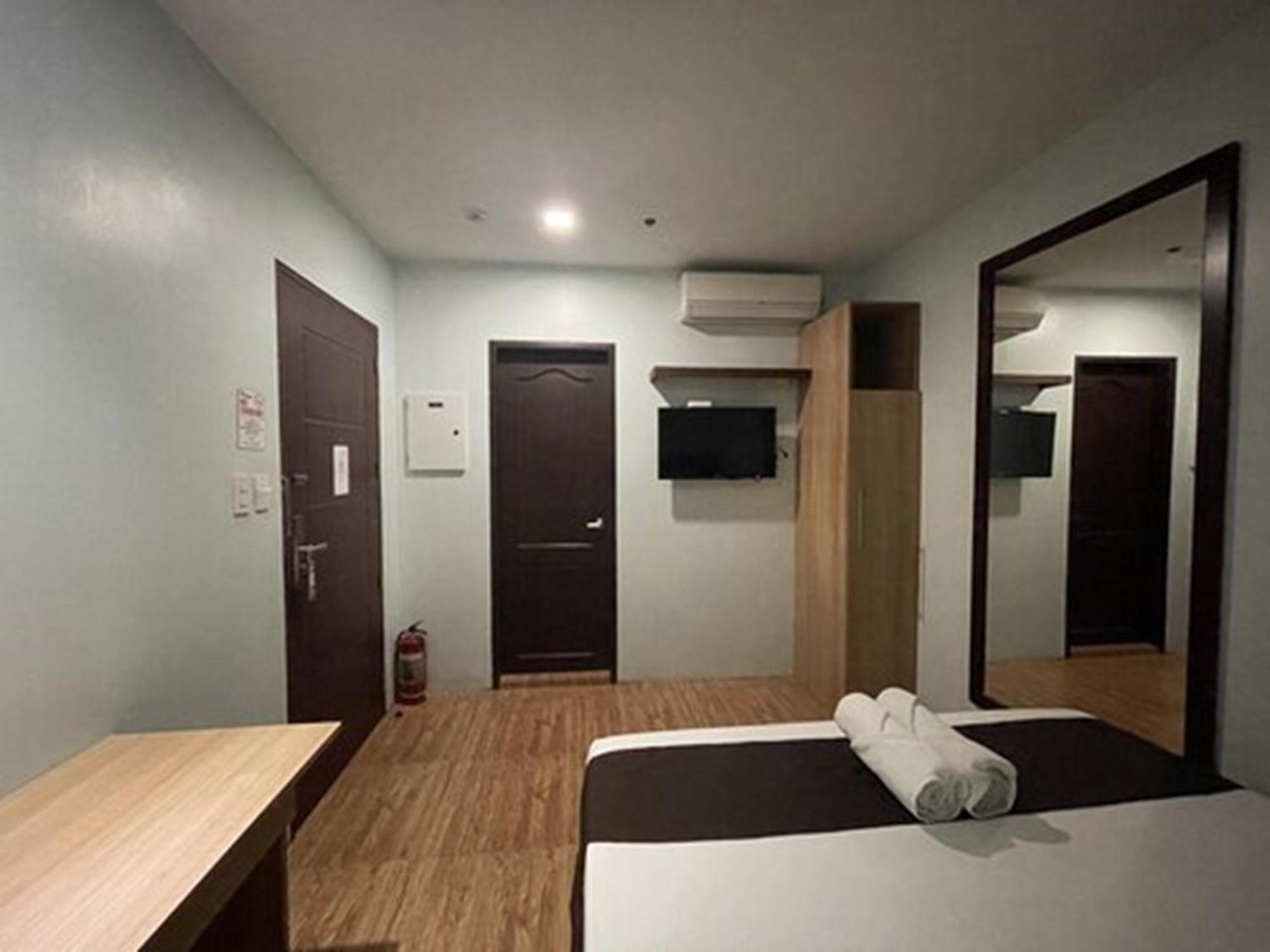 Cebu Capitol Central Hotel & Suites Powered By Cocotel Room photo